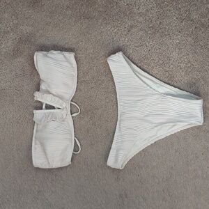 Zaful V wired ruffle tabbed bandeau bikini size M beautiful cream color